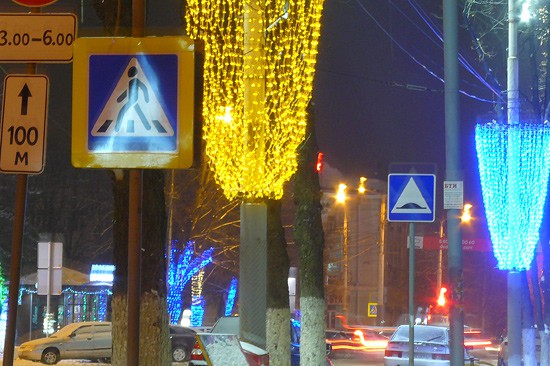 В г. Шахты порвались люстры — на площади Ленина безжизненно и неуютно