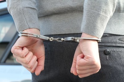 В Шахтах задержали наркокурьера, готовившего закладку