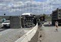 В Ростовской области опрокинулся грузовик на трассе М-4 «Дон»: образовался затор