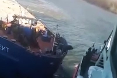 Появилось видео столкновения сухогруза с танкером на Дону