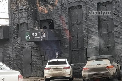 Появилось видео поджога кальянной «Мята» в Шахтах коктейлями Молотова