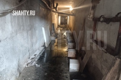 В Шахтах подвал многоэтажки по Лермонтова топит канализация