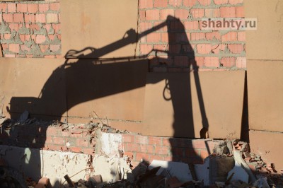 В Шахтах демонтируют три незаконных торговых павильона в центре города, на ХБК и Артеме
