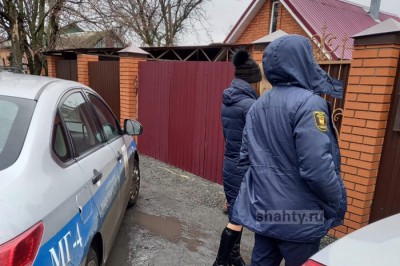 В Шахтах домой к 11-ти должникам приехали налоговики и приставы