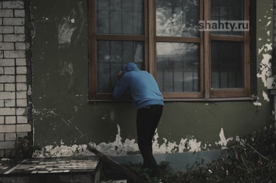 В Шахтах работал 30-летний закладчик, фотографируя места закладок камерой телефона