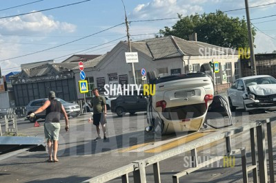 Ищем очевидцев: ДТП в г. Шахты на Советской около собора