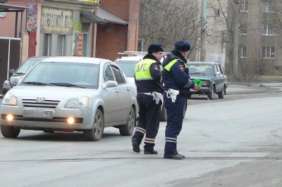 В Шахтах ВАЗ протаранил Porsche Cayenne: водитель скрылся с места ДТП