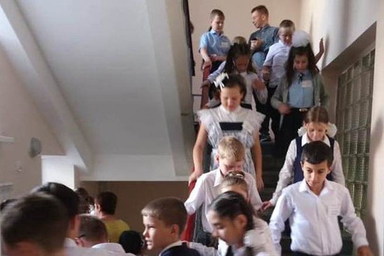 Школы города Шахты эвакуировали — прошли тренировки