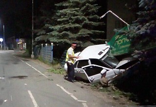 Врезалась в ресторан на левом берегу Дона «Лада Приора» [Фото]