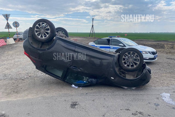 Пострадал 4-летний малыш: Lada Granta влетела в Nissan Juke в Ростовской области