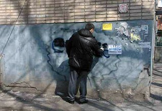 На стенах домов г. Шахты удалили рекламу наркотиков
