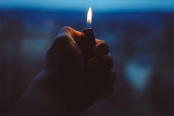В Шахтах произошел крупный пожар на улице Промышленной