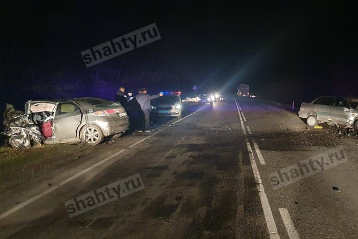 Погибли девушка и мужчина в ДТП: автоледи выехала на встречку в Ростовской области