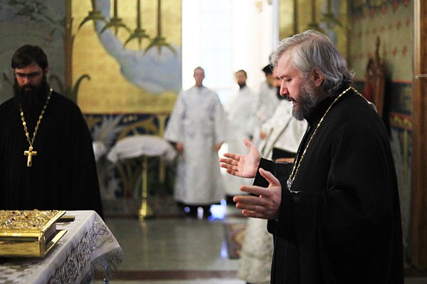 В соборе г. Шахты в 00:00 начнется рождественская Божественная литургия
