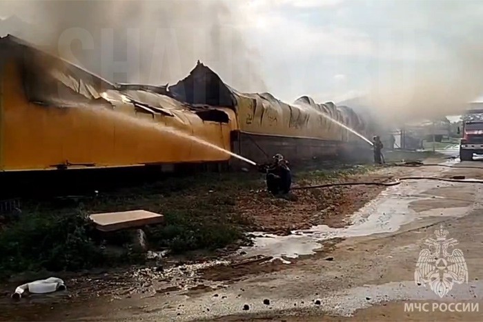 На маркинской птицефабрике потушили пожар под Шахтами в Ростовской области