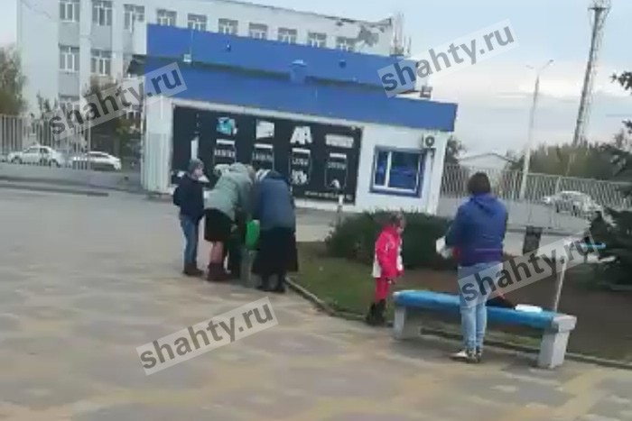 В Шахтах мать унижала ребенка на глазах людей в МФЦ