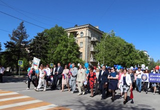 В г. Шахты прошла Первомайская демонстрация [Фото]