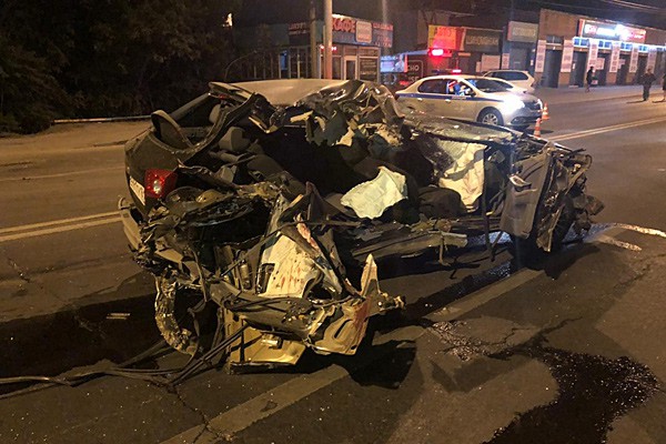 Разбился о стоящую фуру Chevrolet Lacetti: погибли 15-летняя девочка и мужчина