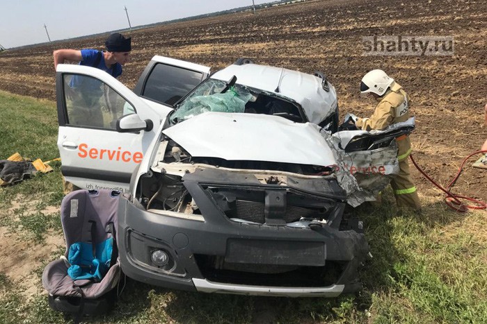 В ДТП погиб мужчина под Ростовом: ребенок и женщина пострадали