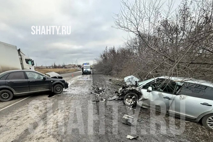 Получили травмы люди в ДТП в Новошахтинске: столкнулись иномарки