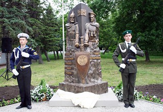 В г. Шахты появился памятник пограничникам