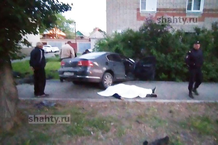 В Шахтах погиб парень — появилось видео: иномарка протаранила столб на Победе Революции