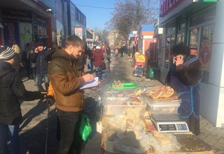 На Красном Шахтере в г. Шахты вновь боролись с несанкционированной торговлей