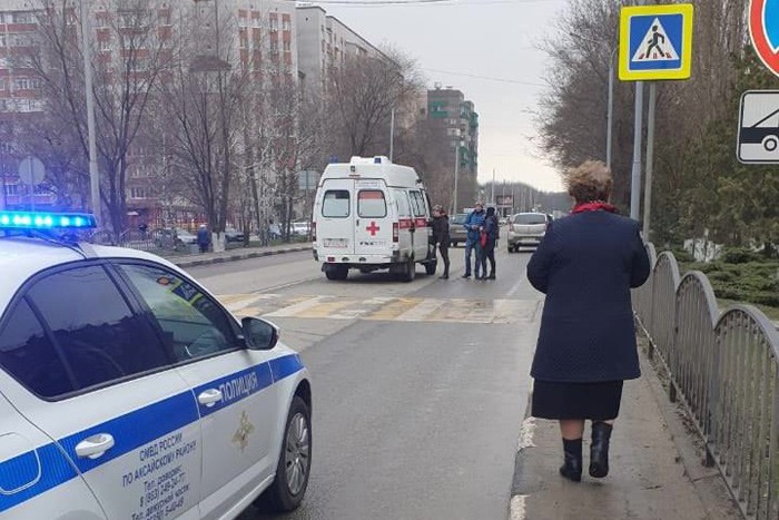 Сбили 13-летнего школьника на пешеходном переходе в Аксае