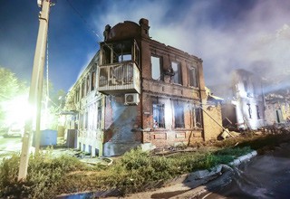Пострадали 58 человек на пожаре в Ростове — 7 госпитализированы, у всех сгорели медполисы