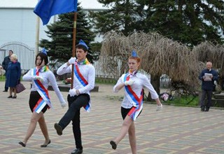 В парке г. Шахты выявили победителей смотра-конкурса Знаменных групп