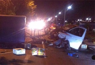 Погибли 5-летняя девочка и ее 29-летний отец, ехавшие в Hyundai Solaris