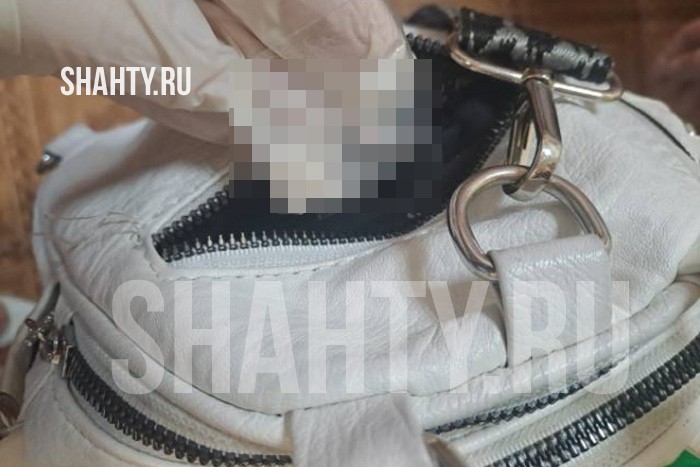 35-летнюю жительницу г. Шахты задержали с порошком в карманах