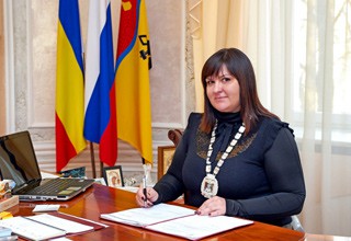 Главу г. Шахты Ирину Жукову сегодня пытались «отправить в отставку»