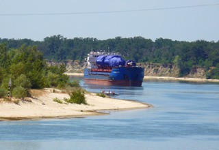 На реке Дон открыли навигацию, глубина хода 3,4 м из-за притока воды с Северского Донца