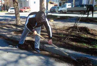 В г. Шахты убрали от мусора 8 улиц