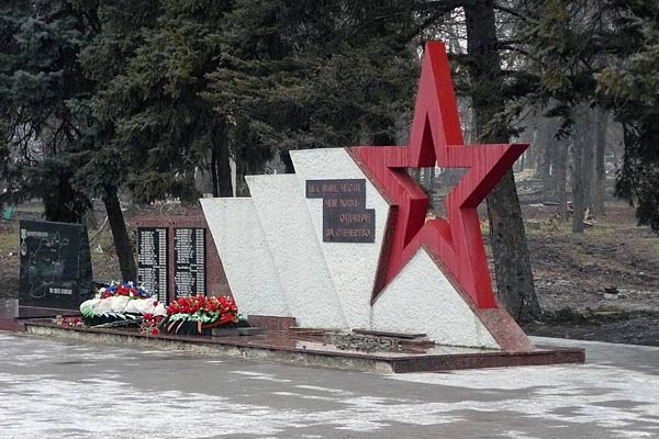 Голубев пригрозил увольнениями главам муниципалитетов за плохое состояние мемориалов