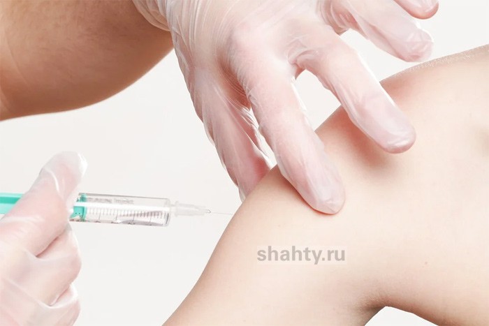 В Шахтах 1700 жителей привились от коронавируса двумя компонентами
