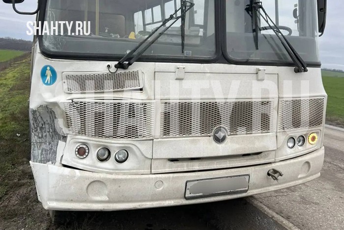 Под Ростовом автобус задавил 47-летнюю женщину на дороге
