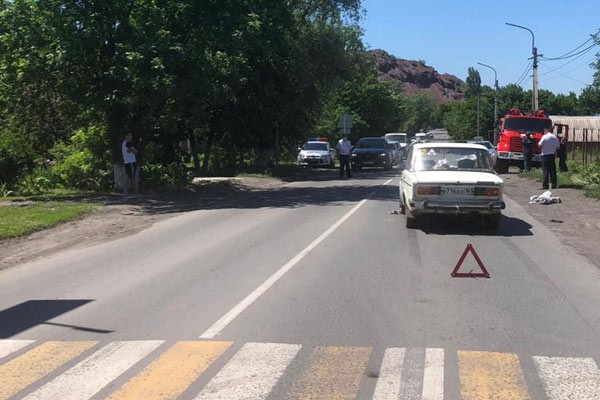 В г. Шахты сбили женщину на пешеходном переходе на улице Делегатской