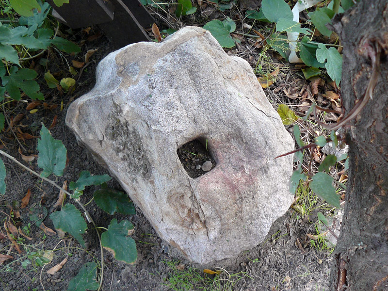 Гранитная шестерня с мельницы, город Шахты