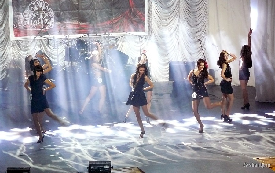 Конкурс «Мисс города Шахты 2012», конкурсный эпизод «Дефиле в стиле танго»