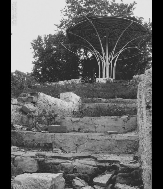 Бывшая беседка в парке г. Шахты - Шахты