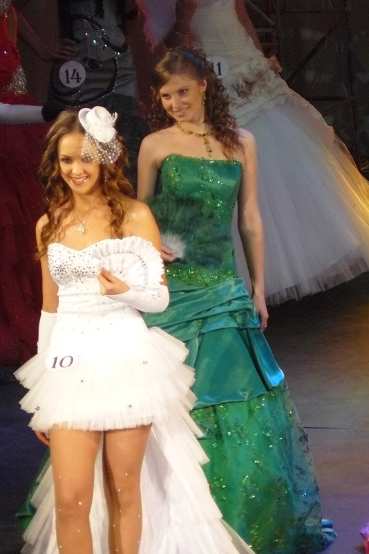 Екатерина Герасимова и Маргарита Рудова - участницы конкурса "Мисс города Шахты 2011" - Шахты