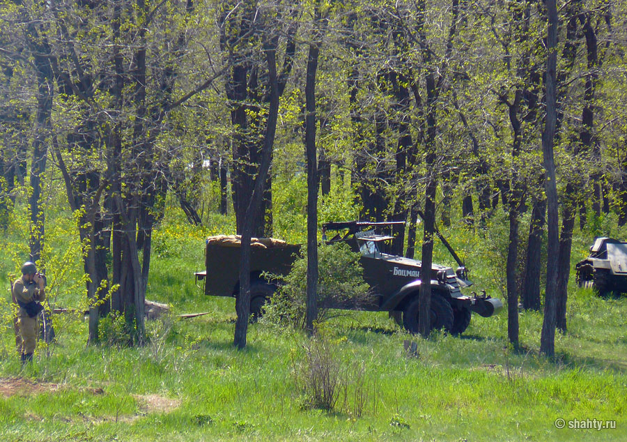 Реконструкция боев за г. Шахты, бронеавтомобиль "Скаут"
