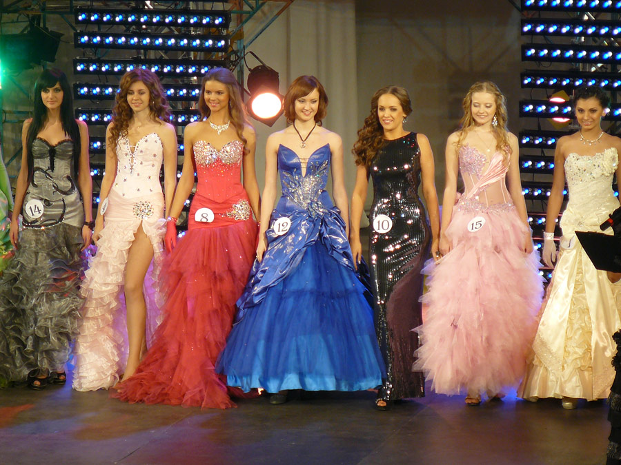 Участницы конкурса "Мисс Шахты 2011"
