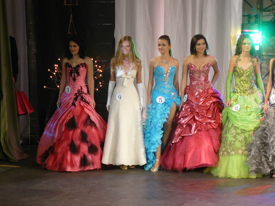 Участницы конкурса "Мисс Шахты 2011"