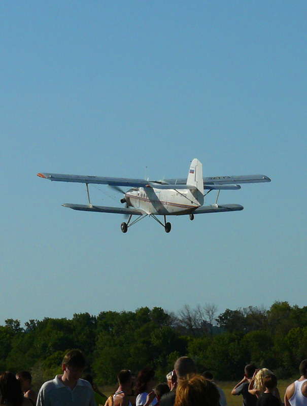 Самолет на авиашоу в Шахтах 2009