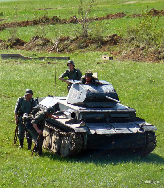 Танк и немцы, г. Шахты, военно-историческая реконструкция