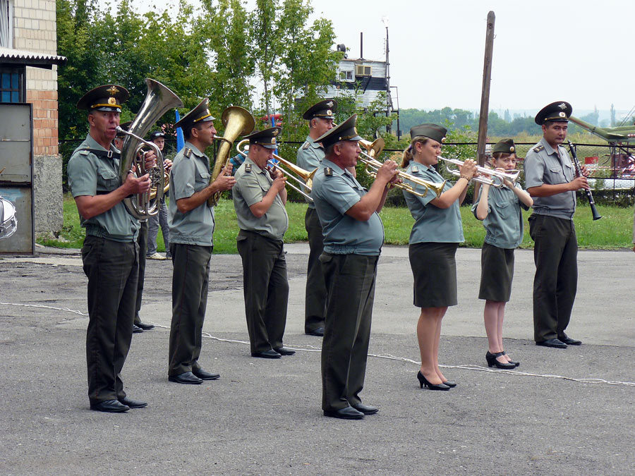 Выступление оркестра на авиашоу в г. Шахты