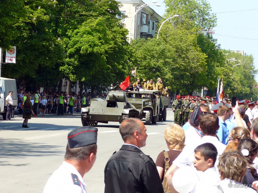 Парад ко Дню Победы, улица Советская, г. Шахты